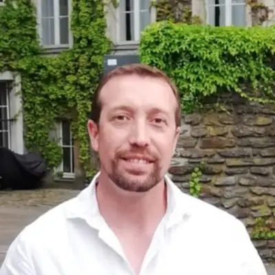 Arnaud SURGET, gérant de la société AS3 Electricité qui exerce ses activités autour de Nantes et son agglomération.